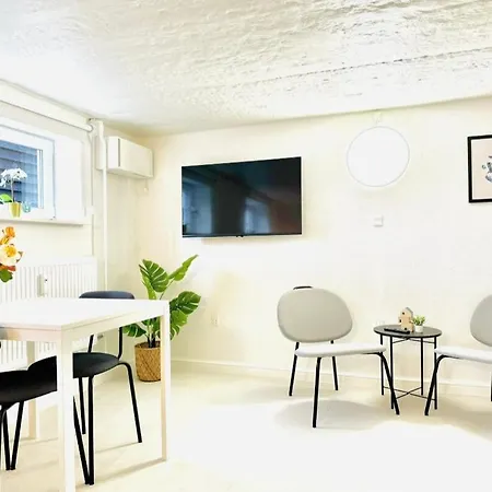 Center Apartment *